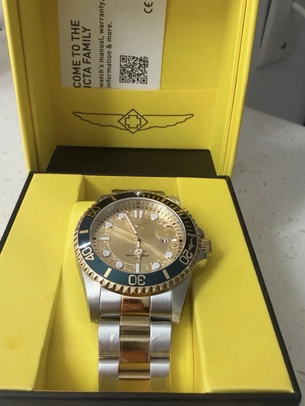 Invicta Men’s Pro Diver Two Tone Gold Silver Green Bezel Quartz Watch New Box